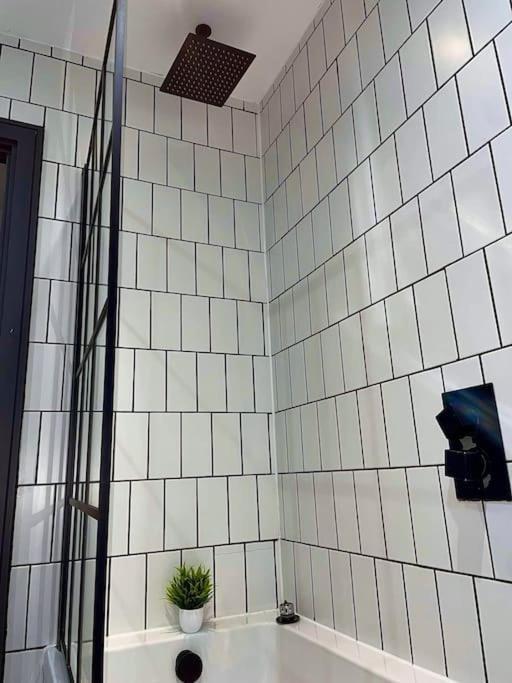 Cityzenretreat - Mezzanine Apartment Sleeps 4 Sheffield City Centre Buitenkant foto