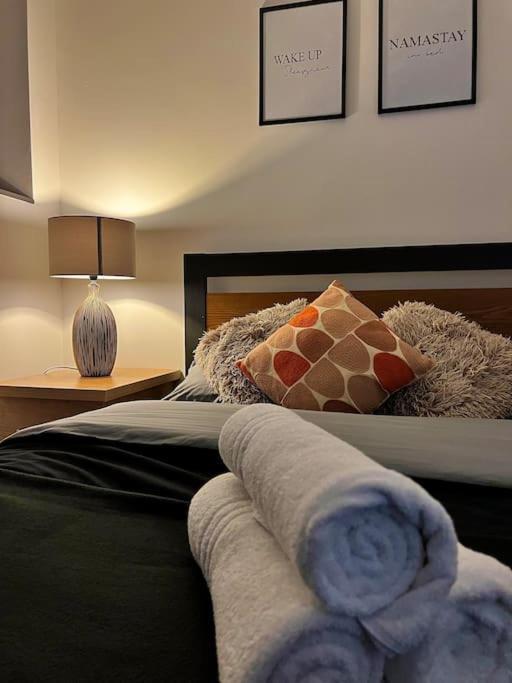 Cityzenretreat - Mezzanine Apartment Sleeps 4 Sheffield City Centre Buitenkant foto