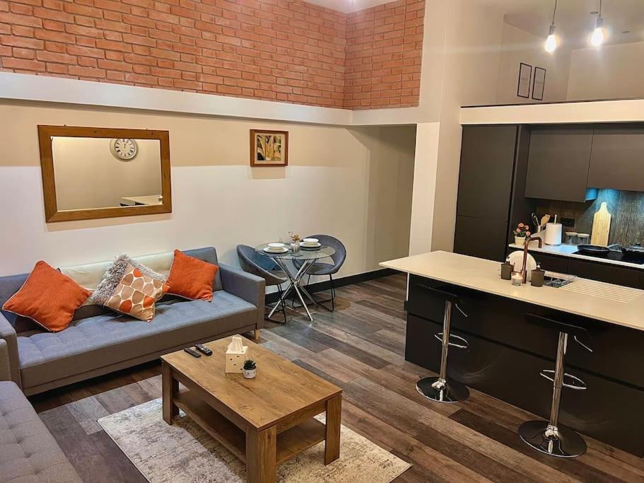 Cityzenretreat - Mezzanine Apartment Sleeps 4 Sheffield City Centre Buitenkant foto