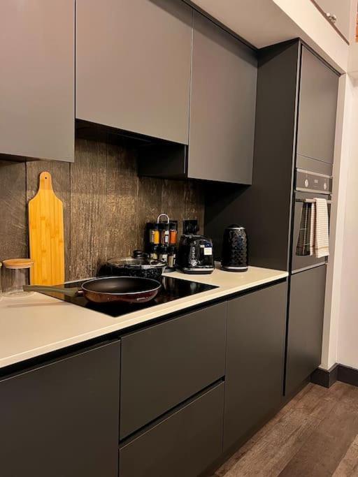 Cityzenretreat - Mezzanine Apartment Sleeps 4 Sheffield City Centre Buitenkant foto