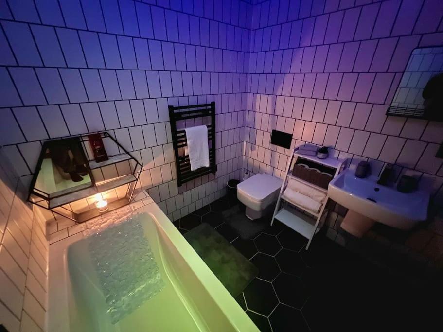 Cityzenretreat - Mezzanine Apartment Sleeps 4 Sheffield City Centre Buitenkant foto