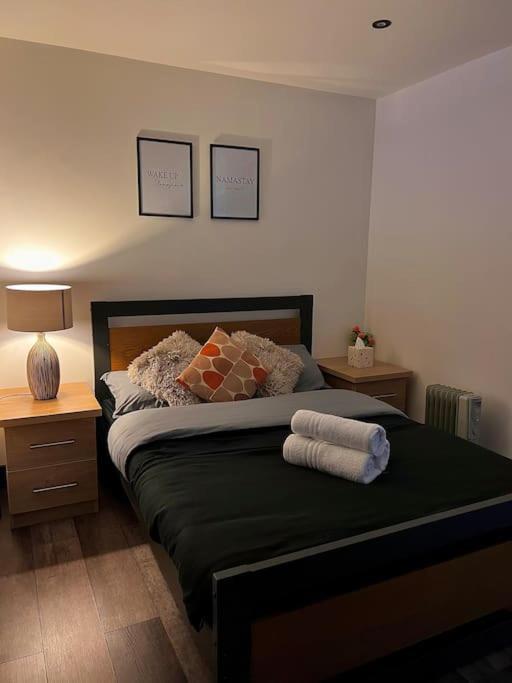 Cityzenretreat - Mezzanine Apartment Sleeps 4 Sheffield City Centre Buitenkant foto