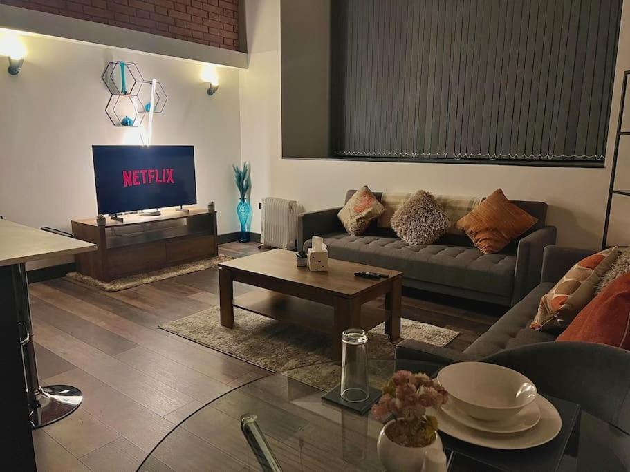 Cityzenretreat - Mezzanine Apartment Sleeps 4 Sheffield City Centre Buitenkant foto